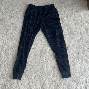 Large Alphalete camo joggers